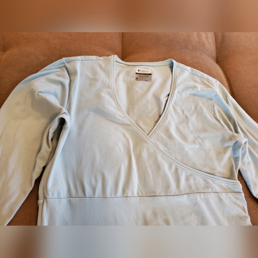 Columbia titanium v neck wrap stretch top size large blue - Picture 3 of 10